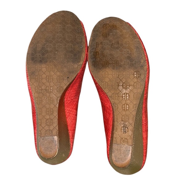 Lilly Pulitzer Resort Chic Distressed Metallic Gold Wedges in Island Coral - 6 - Picture 12 of 14